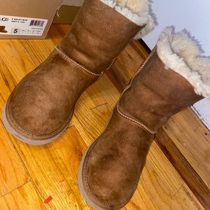 K Bailey Bow Hazel Ugg’s